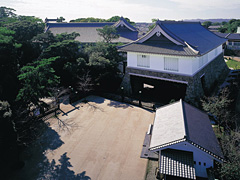 田原城址・田原市博物館